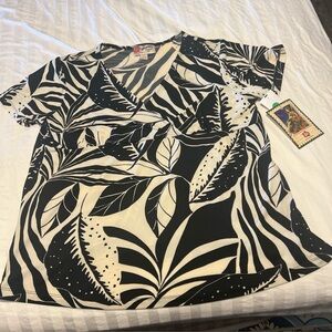 Hilo Hattie Black/White Hawaiian Leaf Shirt